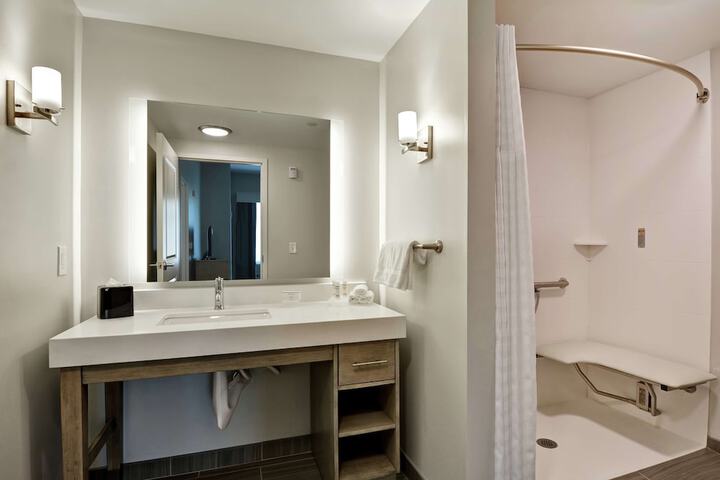 Bathroom shower