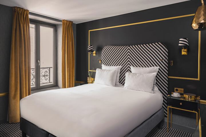 Room 25 of 64