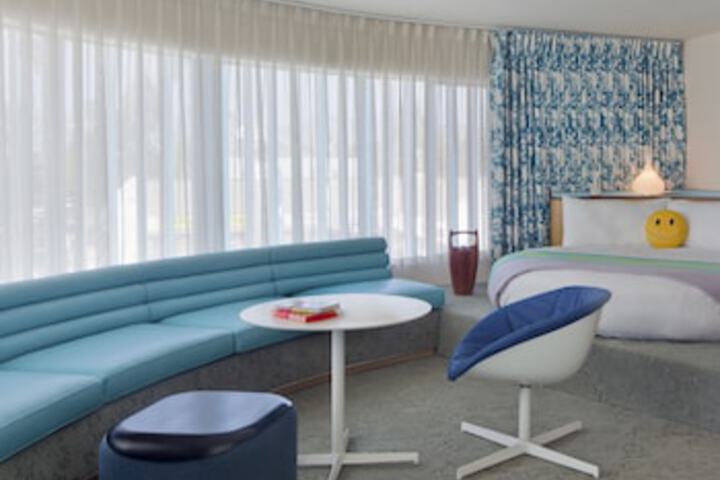 Room 82 of 255