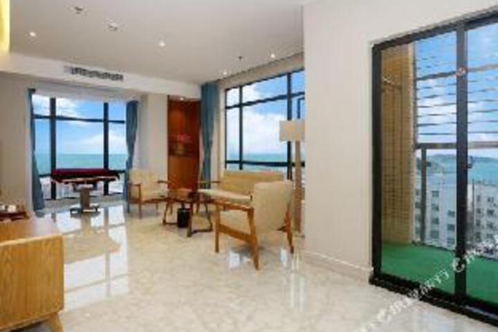 Summer Hotel
