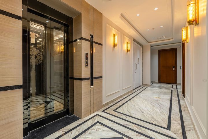 Hotel Interior 8 of 129