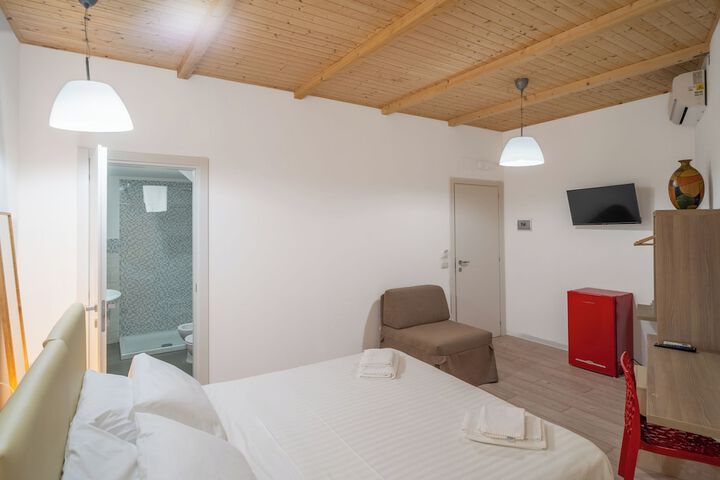 Room 8 of 43