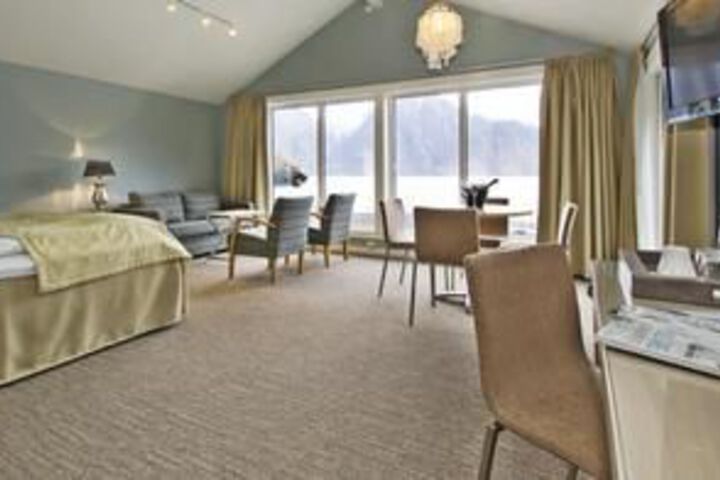 Room 28 of 106