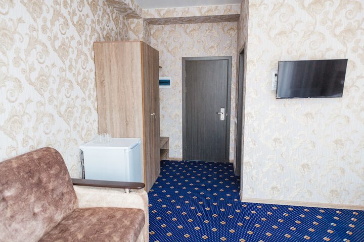Room 27 of 72
