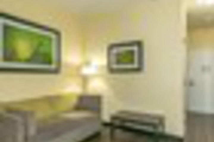 Room 53 of 75