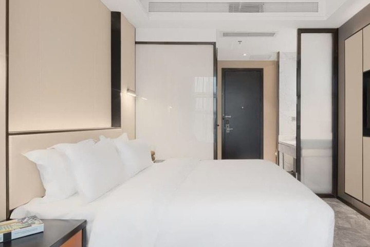Room 18 of 34
