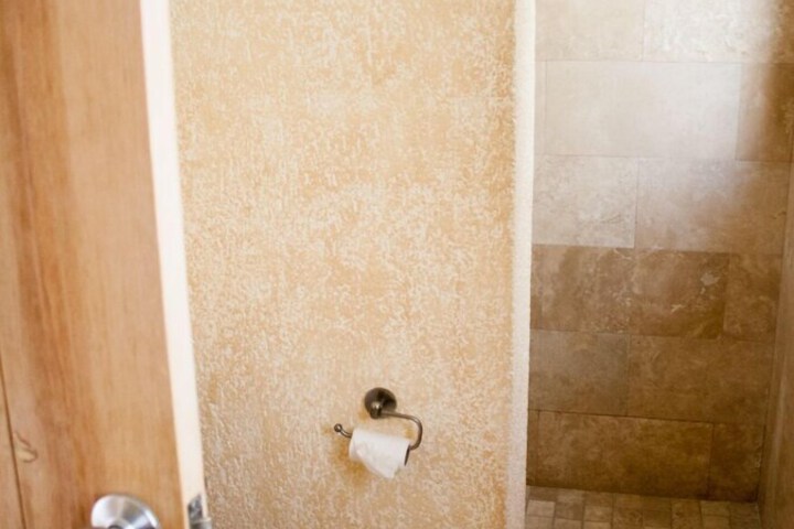 Room 13 of 20