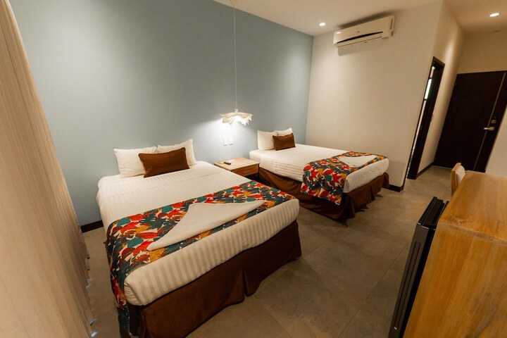 Room 5 of 105
