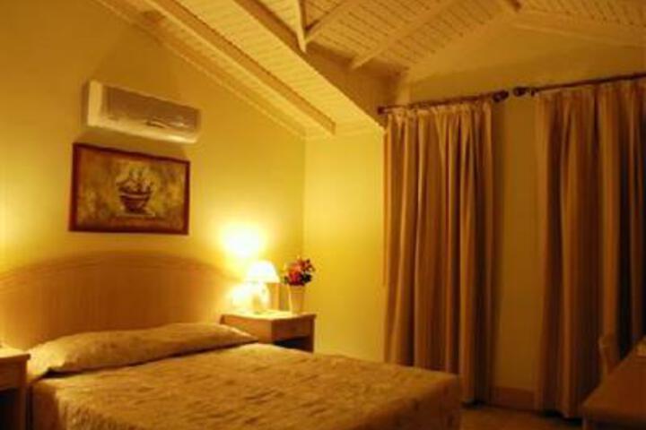 Room 2 of 6