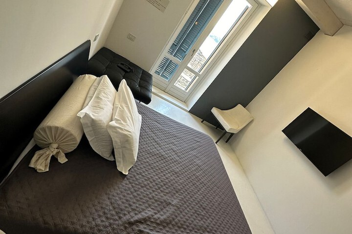Room 28 of 72