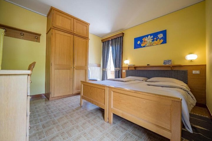 Room 16 of 44