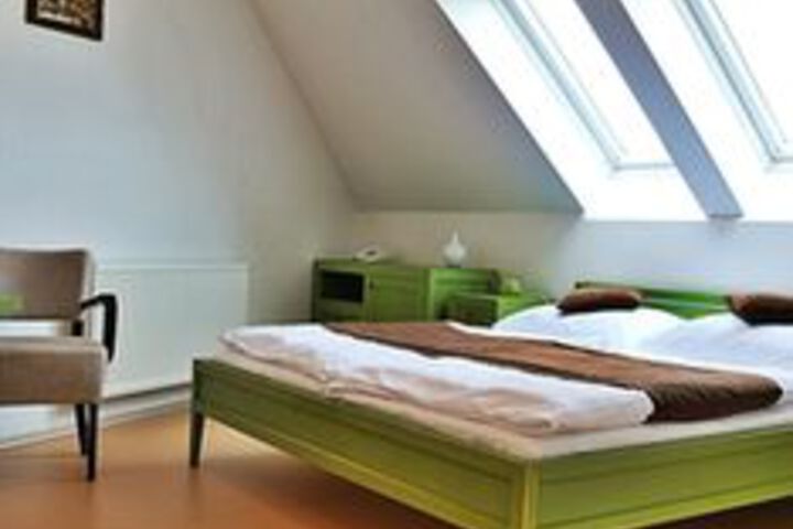 Room 20 of 32