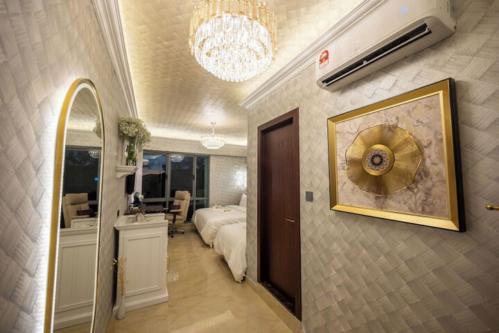 Room 104 of 285