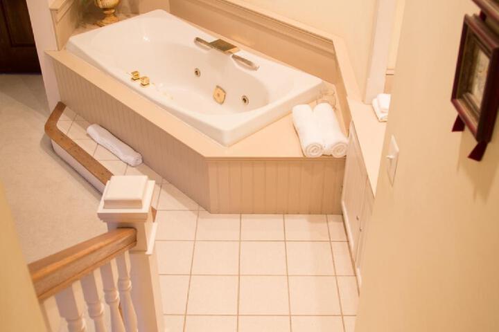 Suite 50 of 60