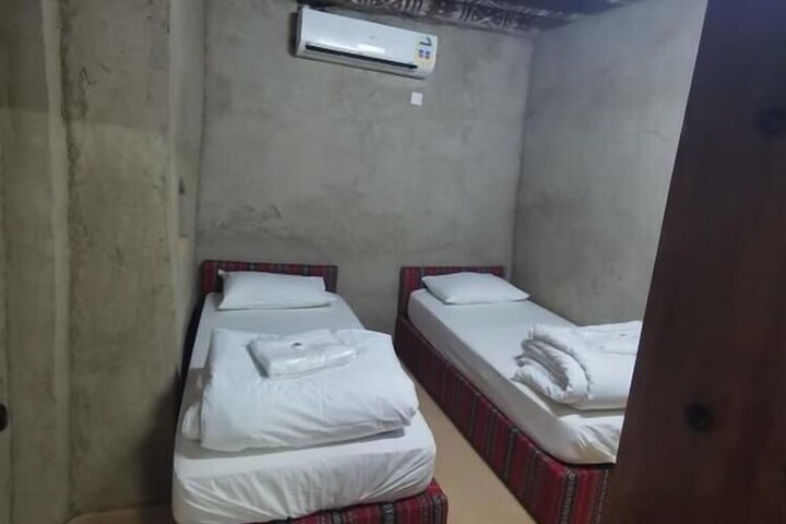 Room 15 of 31