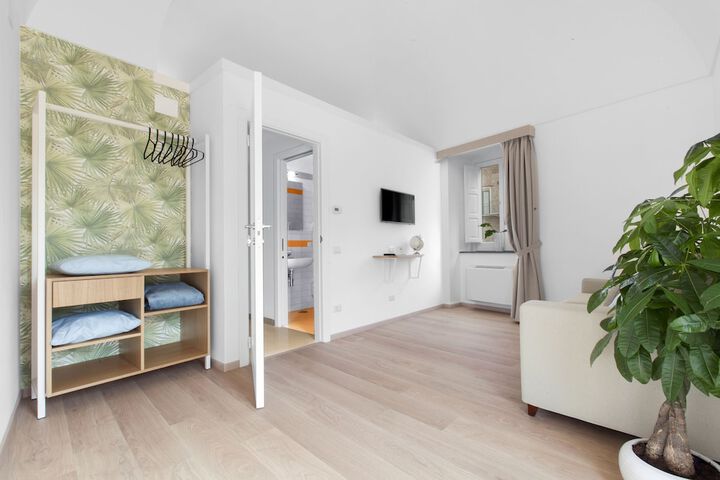 Room 43 of 99
