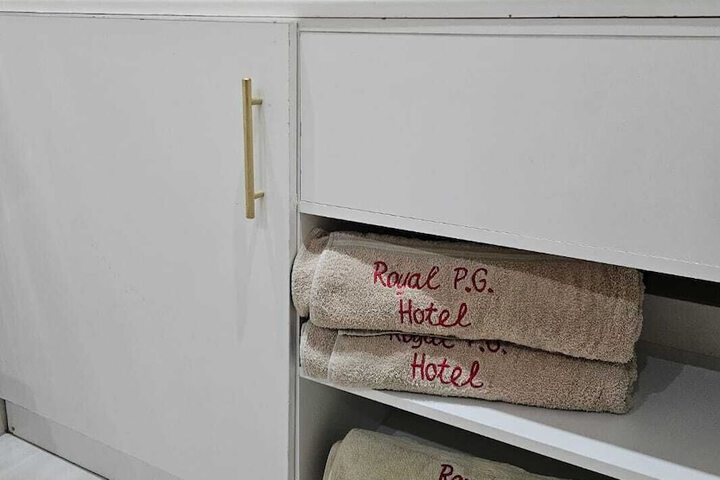 Room 93 of 158