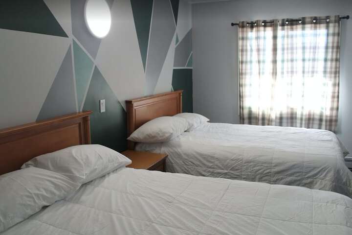 Room 10 of 18