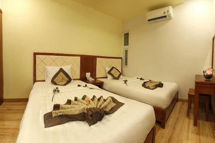 Room 5 of 34