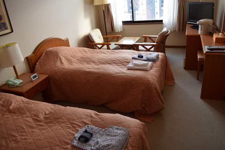 Room 12 of 94