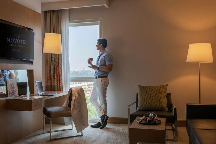 Room 52 of 155