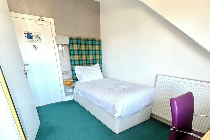 Room 9 of 53