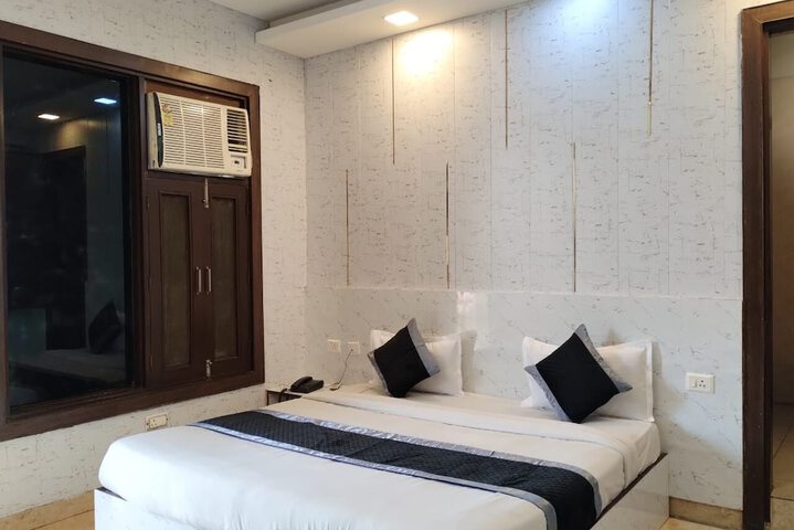 Room 12 of 43