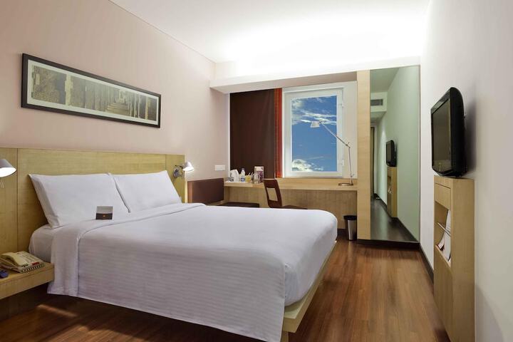 Room 14 of 74