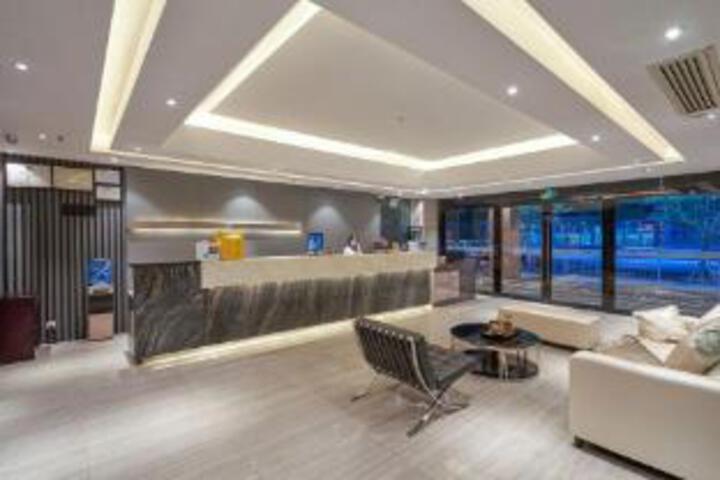 Mandolon Hotel (Shenzhen Liantang Metro Station Store)