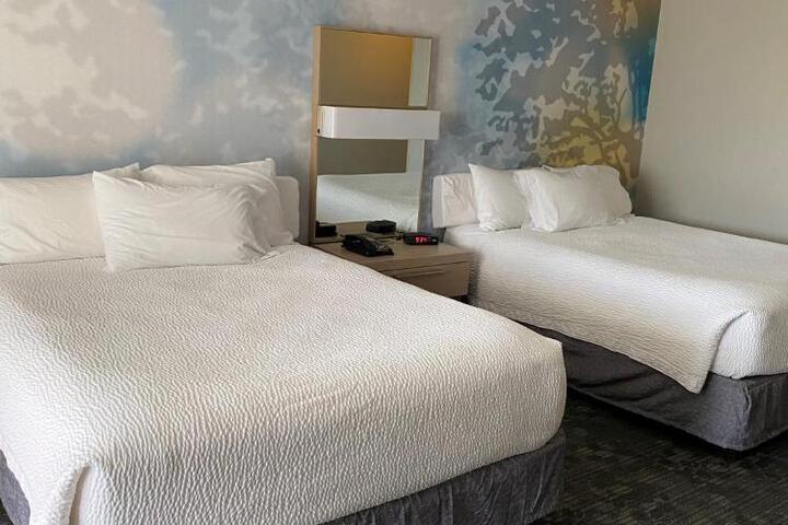 2 Queen Beds (6 of 9)
