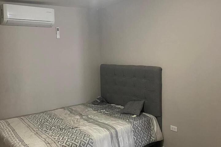 Room 9 of 12