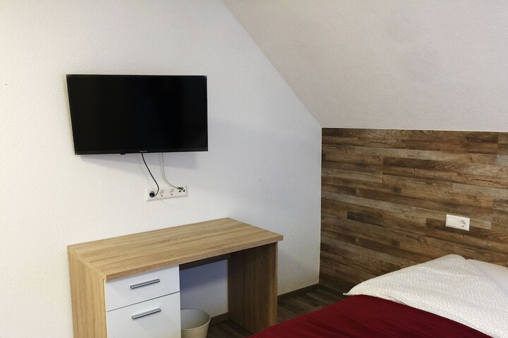 Room 3 of 9