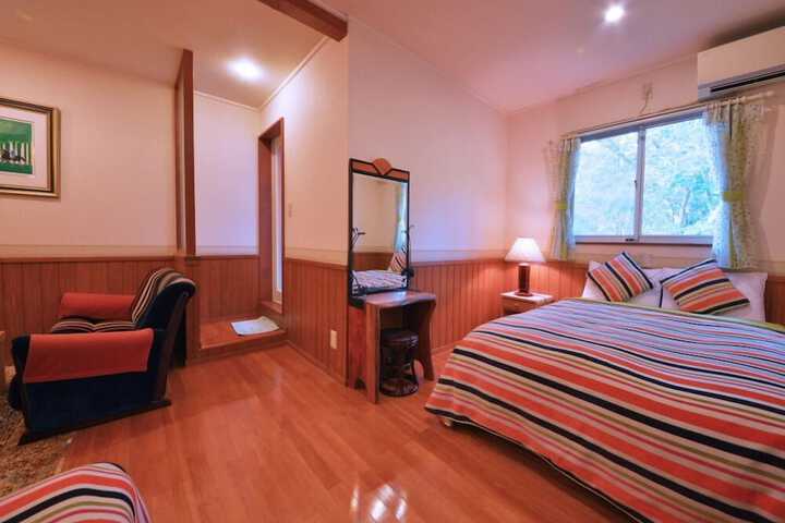 Room 16 of 36