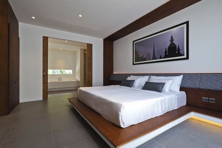 Room 7 of 38