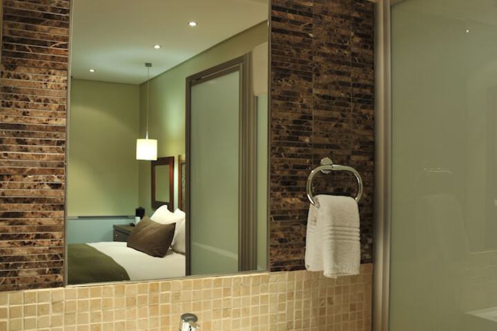 Room 45 of 102