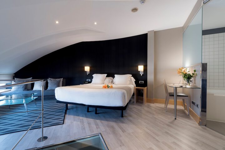Room 43 of 110