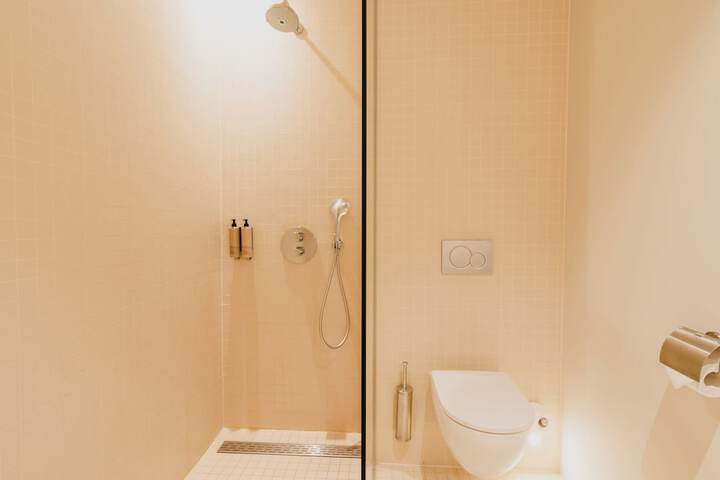 Room 90 of 115
