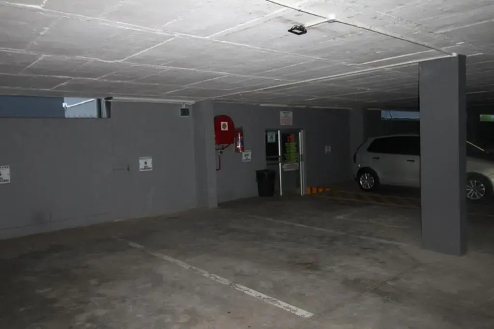 Room 4 of 6
