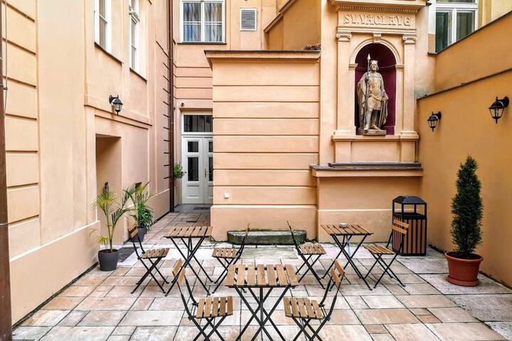Terrace/Patio 43 of 77