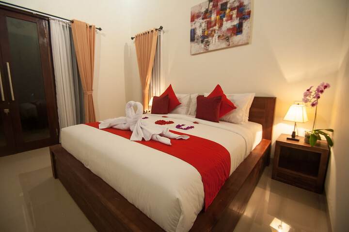 Room 4 of 52