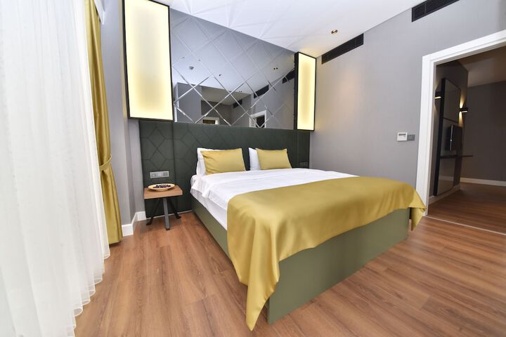 Room 19 of 49