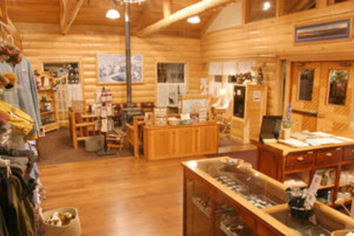 Gift Shop 8 of 28