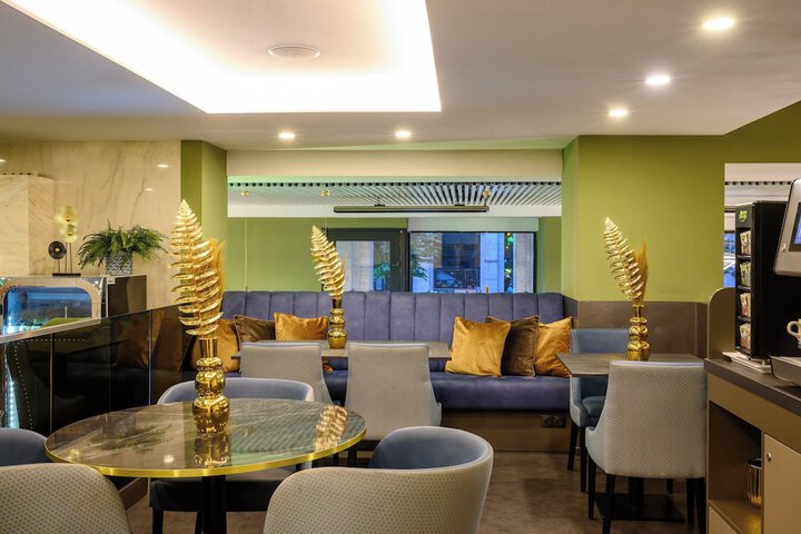 Guest Lobby