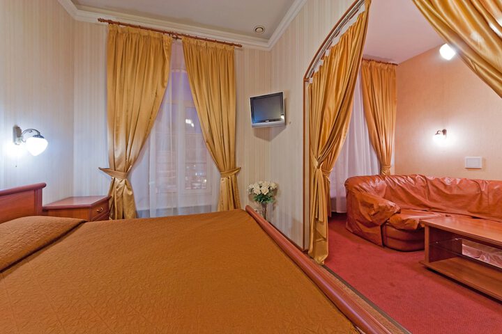 Room 21 of 94