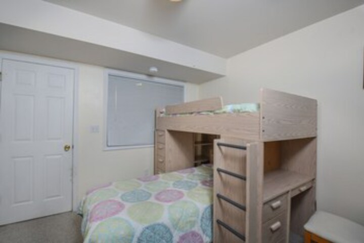 Room 37 of 43