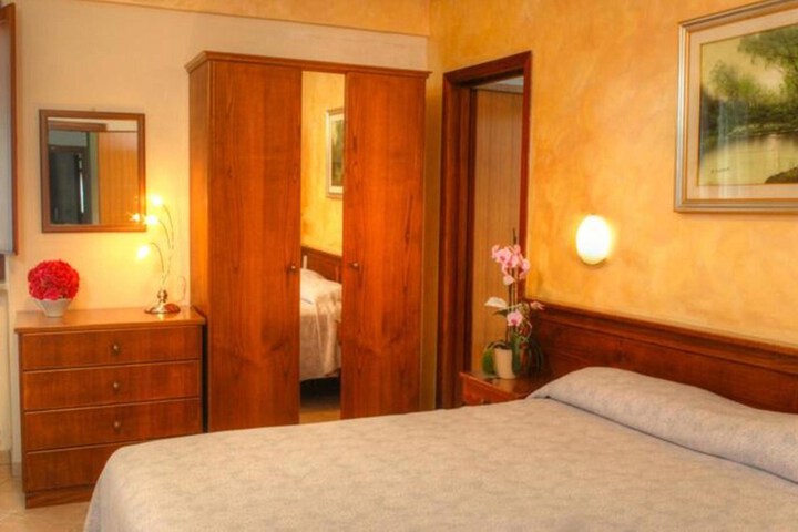 Room 8 of 26