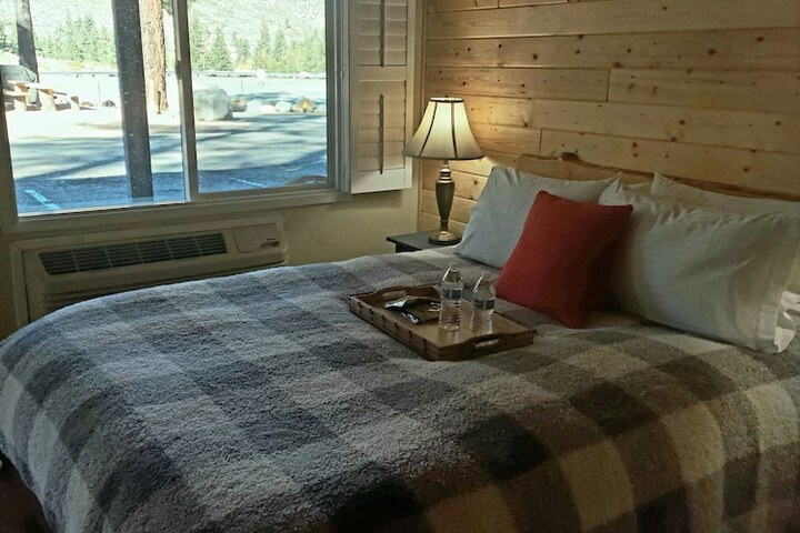 Room 9 of 17