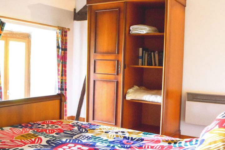 Room 40 of 320