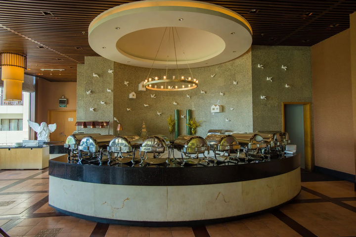 Dining 24 of 47