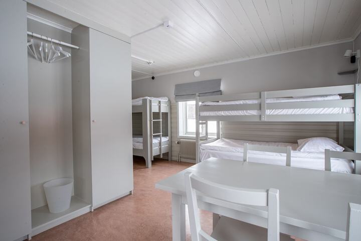 Room 4 of 45